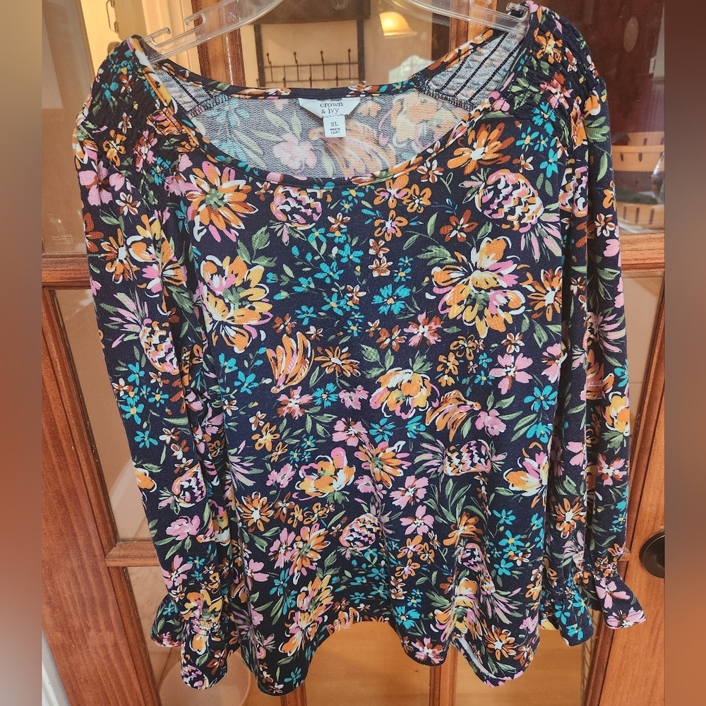 Floral Women's Top Crown And Ivy